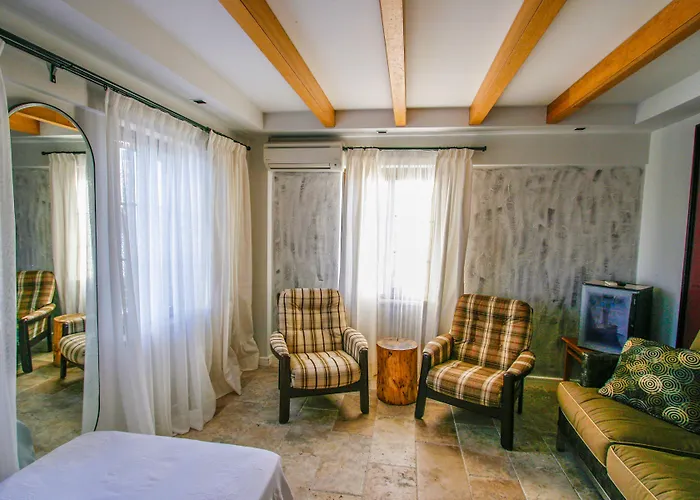 Bertiz, And Restaurant 3* 博兹贾阿达岛